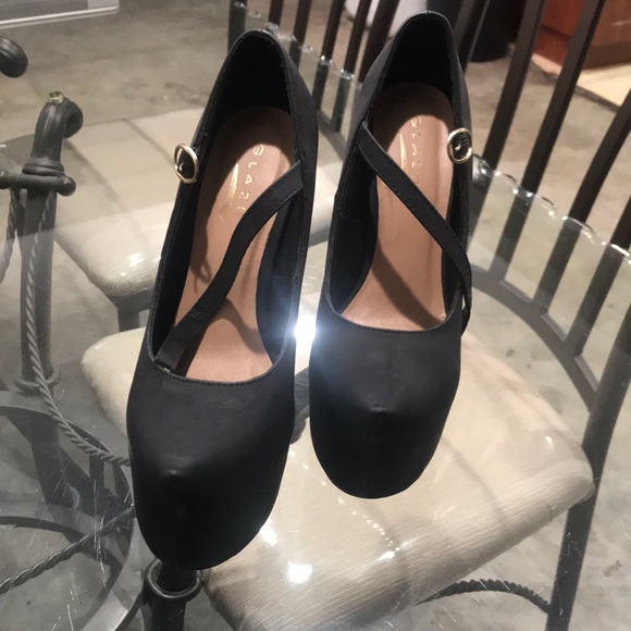 Heels - Picture 1 of 2